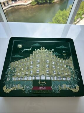Harrods Green Gold Decorative Chocolate Tin Empty Collectible Storage
